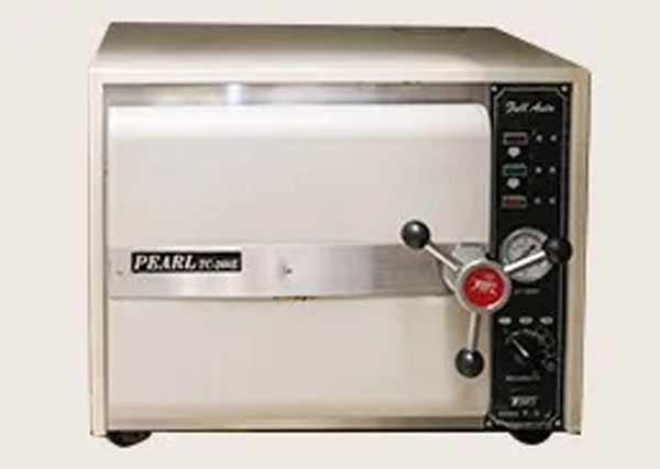 高圧蒸気滅菌器（オートクレーブ）